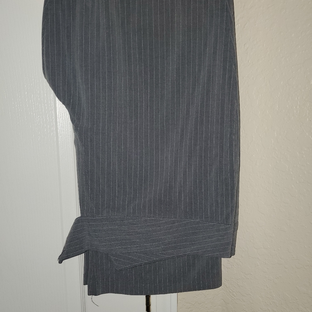 Clothes - Picture 4 of 16